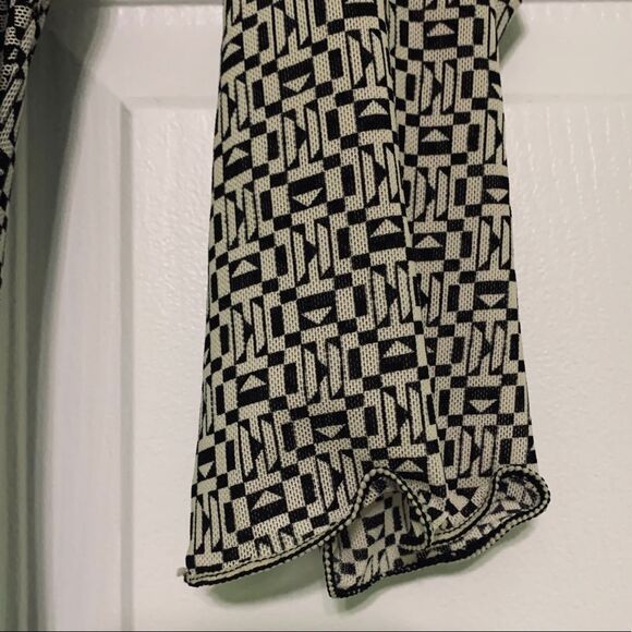 Max Studio V Neck Twist-Front Dress Geometric Print Black Cream Overlay - Picture 9 of 15